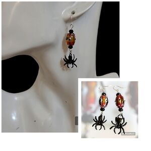HANDMADE Halloween Lampwork Glass Beaded Spider Dangle Hook Earrings